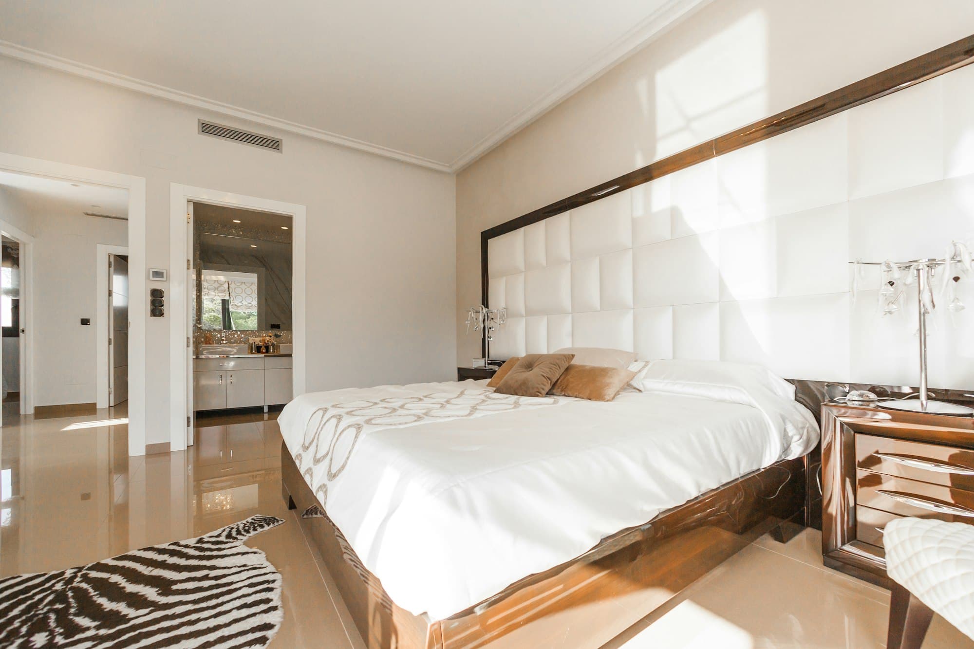 Chambre préparée pour un séjour romantique